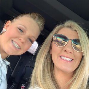 Meet your Posher, Christy